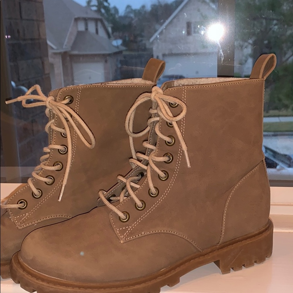 Beige boots